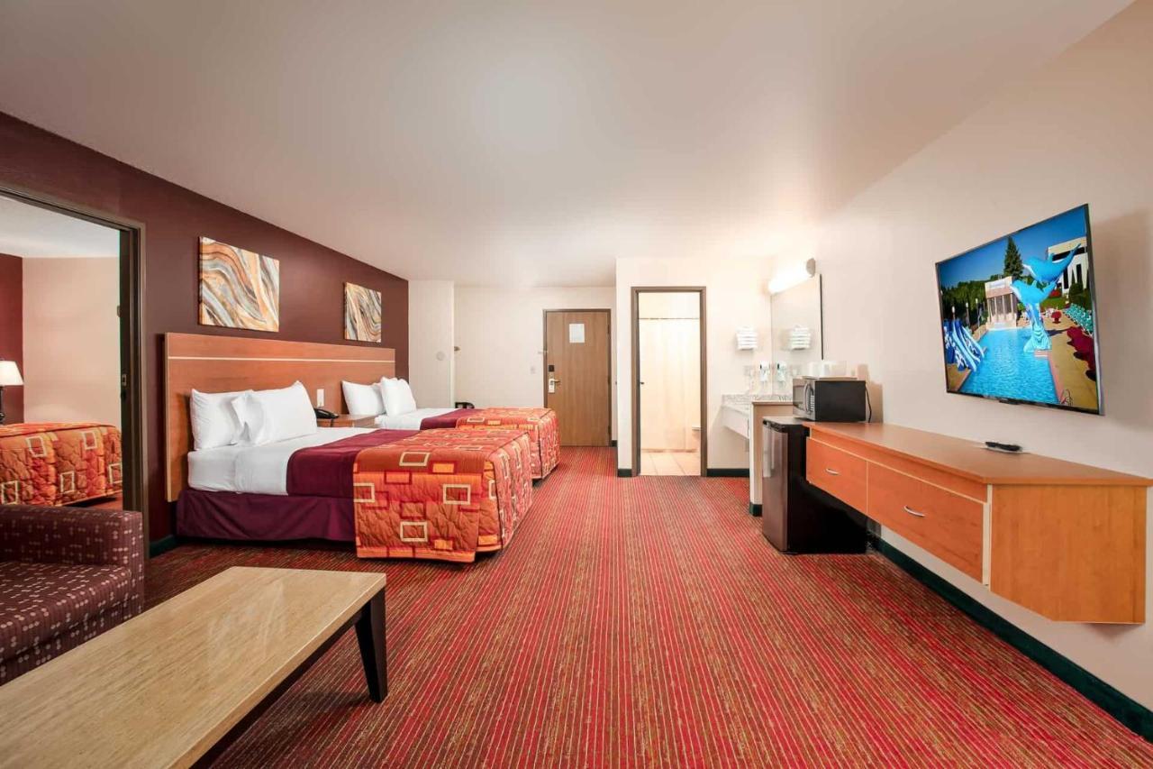 Grand Marquis Waterpark Hotel & Suites Lake Delton Exterior photo