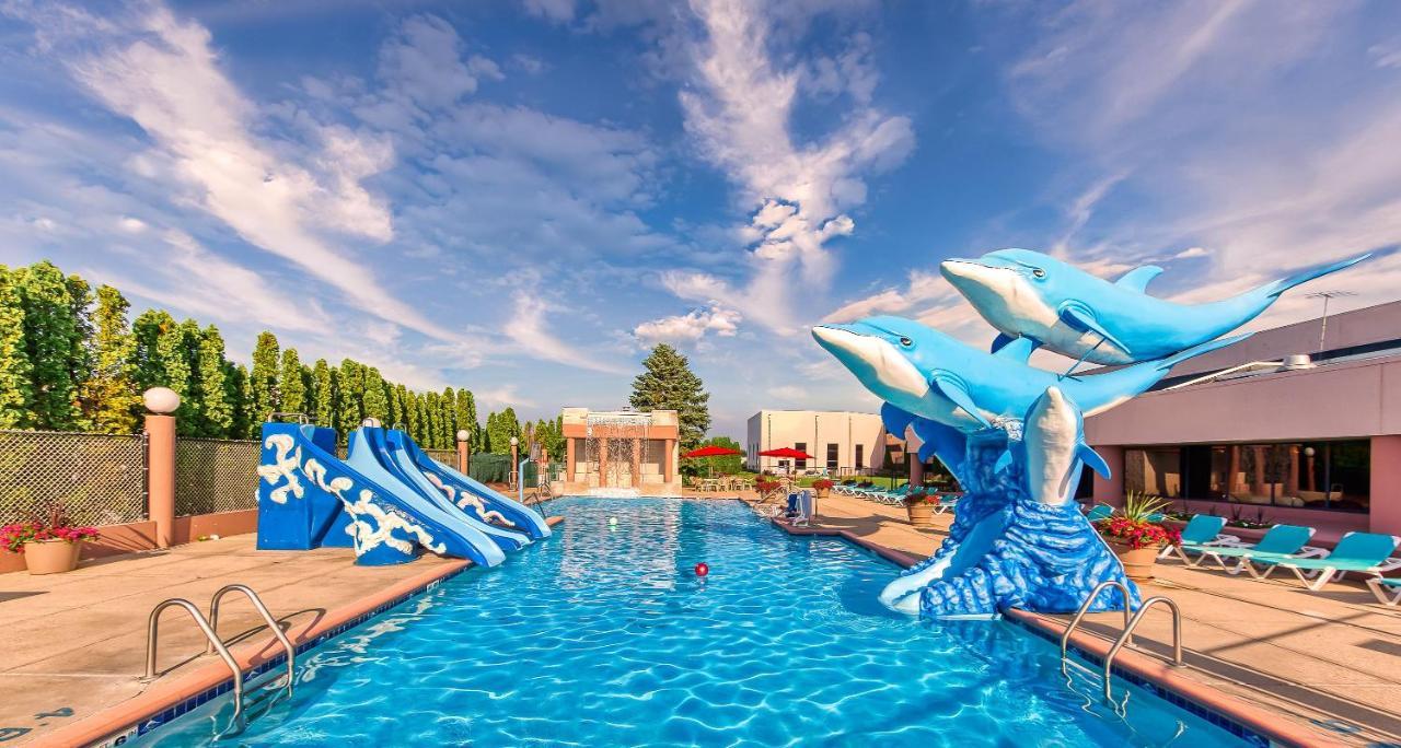 Grand Marquis Waterpark Hotel & Suites Lake Delton Exterior photo